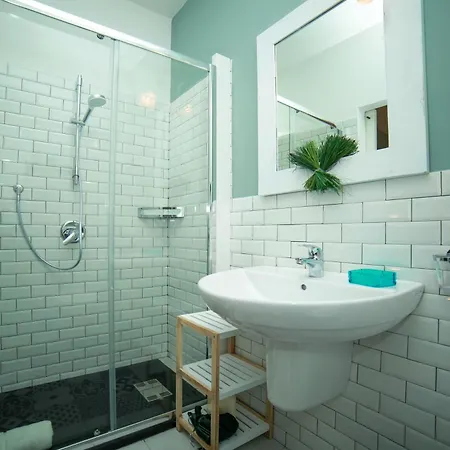 Oda ve Kahvaltı De Vivo Realty - Casa Minna 3*