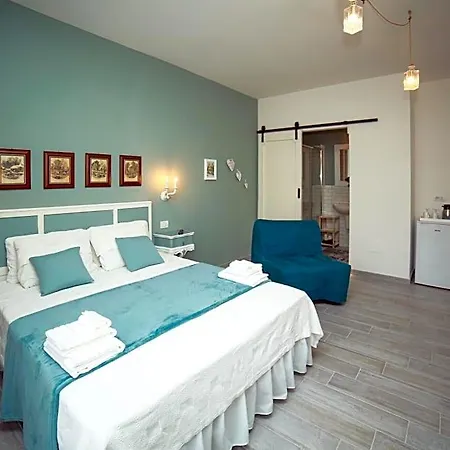 De Vivo Realty - Casa Minna 3*
