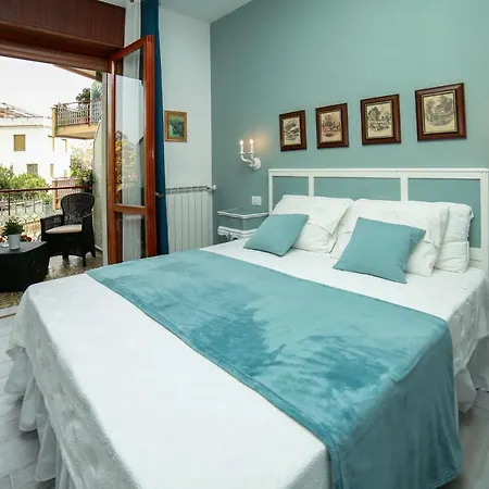 De Vivo Realty - Casa Minna 3*